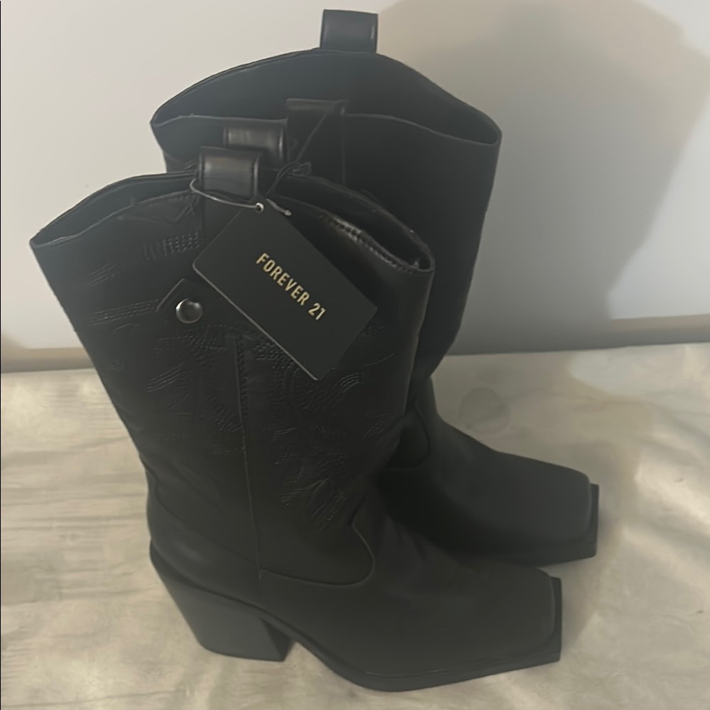 Forever 21 Black Women's Boots